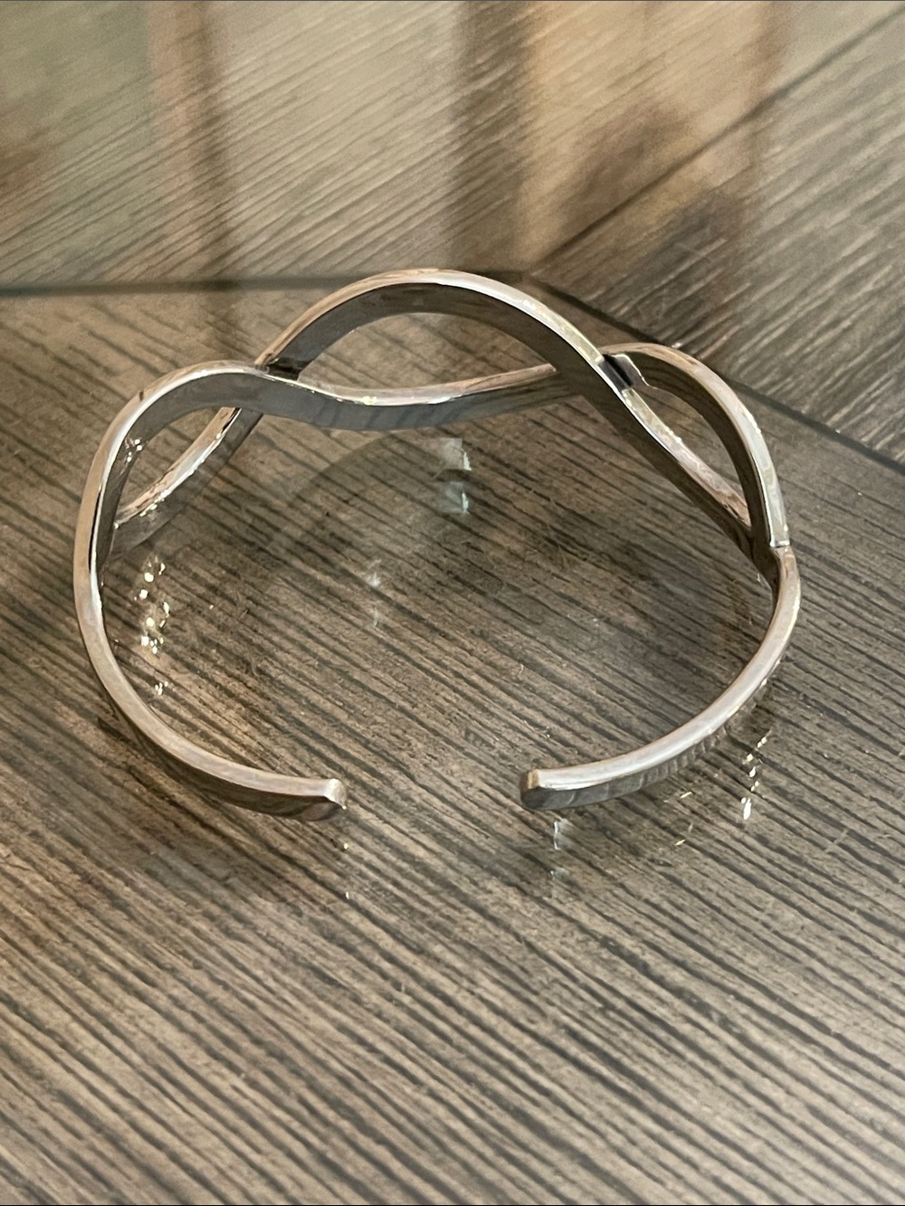 Vintage Woven Interlocking Design - Silver-tone Cuff Bracelet - Picture 2 of 16